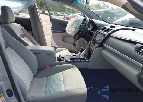 2012 Toyota Camry Le z USA, uszkodzony, nr VIN 4T4BF1FK5CR172206